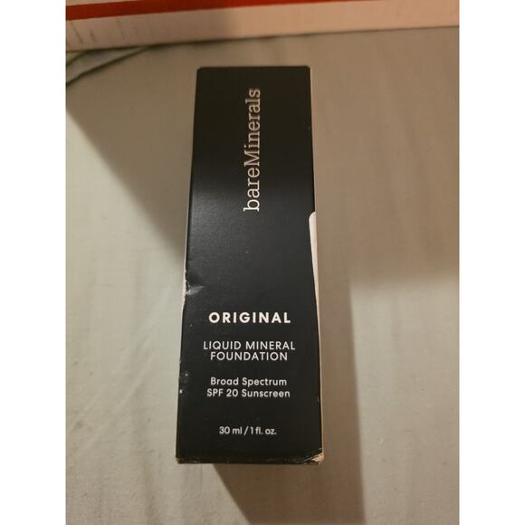 bareMinerals Original Liquid Mineral Foundation Broad Spectrum SPF 20 - Picture 1 of 3